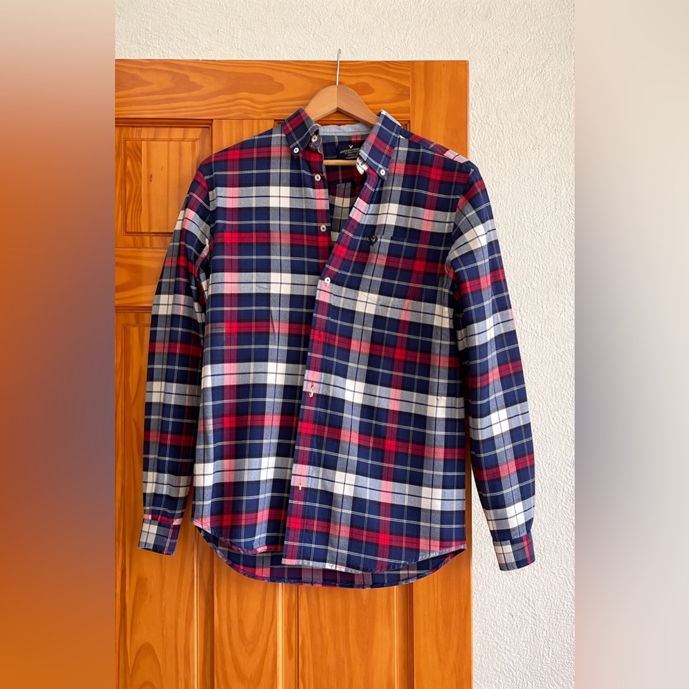 American Eagle Outfitters Plaid Button-Down Shirt in Navy, Red & White